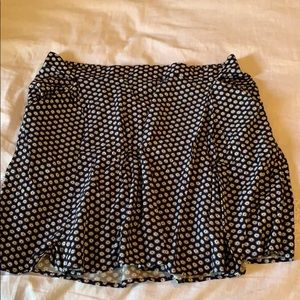 Floral Old Navy Skirt with pockets.